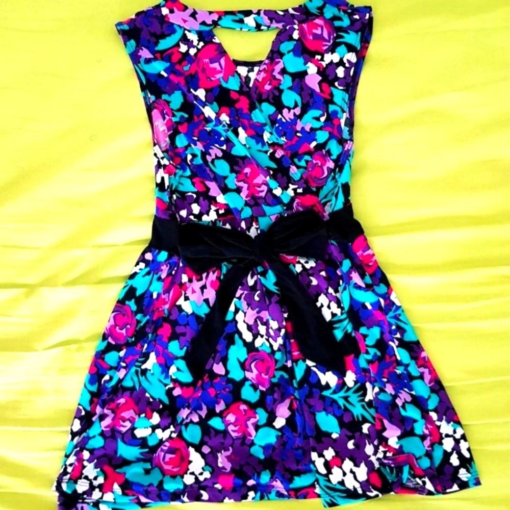 NWOT Max Rave Floral Japanese Style Cutout Sleeveless Dress Shirt
